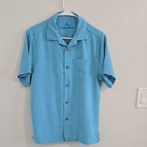 Tommy Bahama Mens Turquoise Blue Casual Shirt.  Size S.  100% Washable Silk.